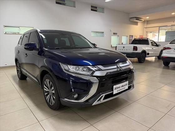 MITSUBISHI OUTLANDER 2.0 MIVEC GASOLINA HPE AUTOMÁTICO